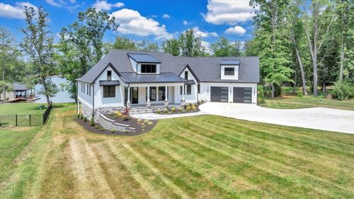 211 Big Cove Dr, Penhook, VA, 24137-3402 | Card Image
