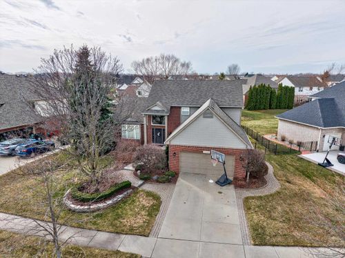 22191 International Ln, Macomb, MI, 48044-3753 | Card Image