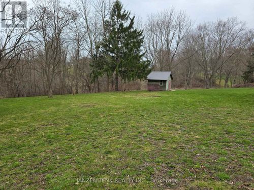 25 Union St, Vienna, ON, N0J1Z0 | Card Image