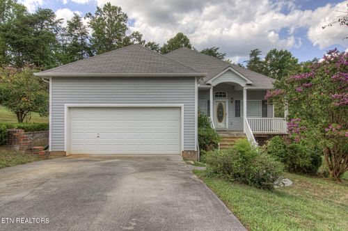 729 Emerald Ave, Kodak, TN, 37764-1682 | Card Image