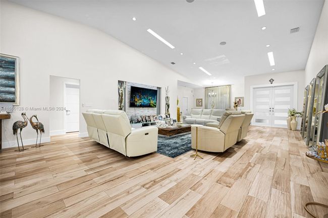 433 Nw 127 Th Ave, House other with 5 bedrooms, 4 bathrooms and null parking in Miami FL | Image 56