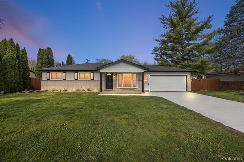 47349 Nita Dr, Shelby Township, MI, 48317-3437 | Card Image