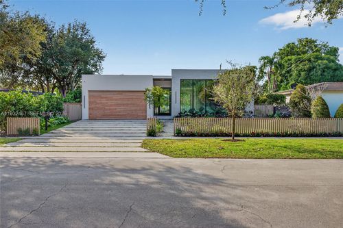 830 Oriole Ave, Miami Springs, FL, 33166-3814 | Card Image