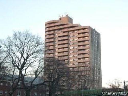 16f-1523 Central Park Ave, Yonkers, NY, 10710-6028 | Card Image