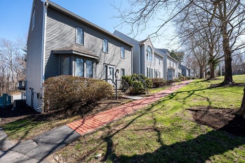 84-84 Kim Ter, Stoughton, MA, 02072-1367 | Card Image