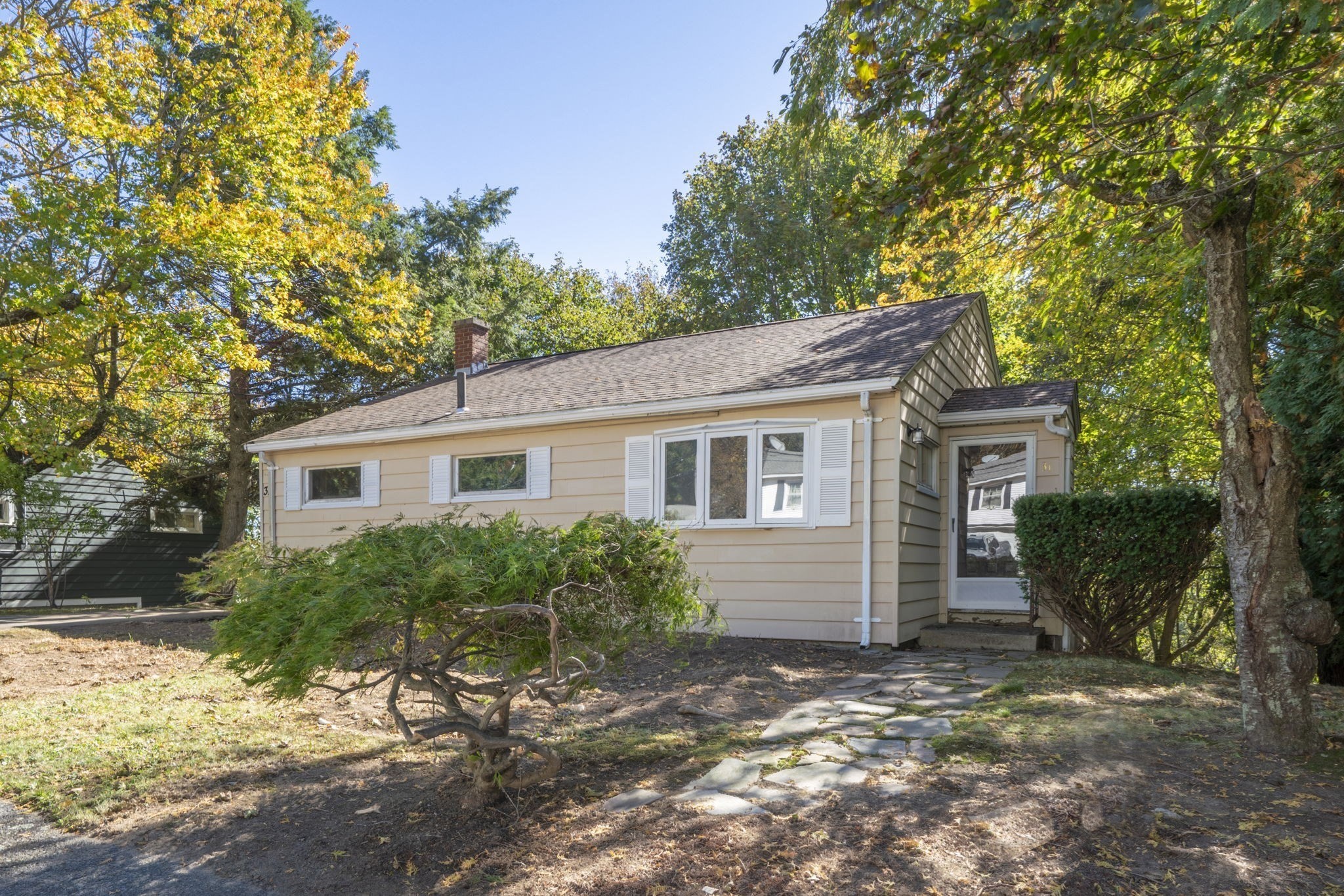 31 Westmorland Dr, For Sale in Worcester - eXp Realty