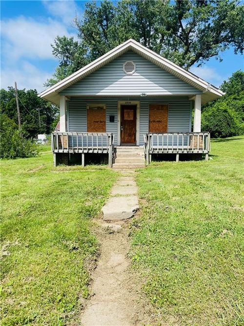 3036 N 32nd Street, Kansas City, KS, 66104 | Card Image