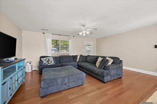 36025 Portsmouth Dr, Denham Springs, LA, 70706-1528 | Card Image