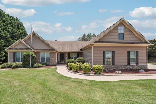 93 Drew Ct, Winder, GA, 30680-4188 | Card Image