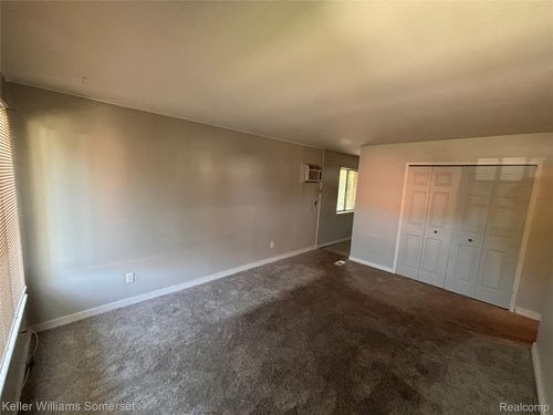 4070 Agnes Ave, Lincoln Park, MI, 48146-3750 | Card Image