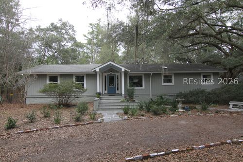 20 Grande Oaks Dr, Bluffton, SC, 29910-5502 | Card Image