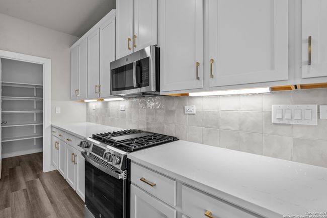 1520 Upwell Crk, House other with 3 bedrooms, 3 bathrooms and null parking in New Braunfels TX | Image 6