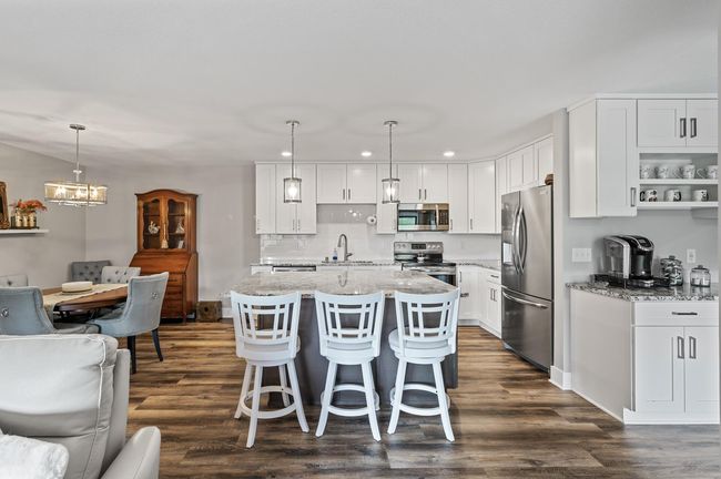 APT-514 - 10511 Cedar Lake Rd, Condo with 3 bedrooms, 2 bathrooms and null parking in Minnetonka MN | Image 15