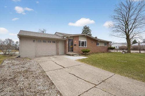 395 Nichols Dr, Saline, MI, 48176-1056 | Card Image