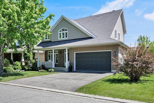 652 Netley Cir, Gloucester, ON, K1T0A4 | Card Image
