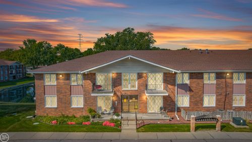 54783 Shelby Rd, Shelby Township, MI, 48316-1444 | Card Image