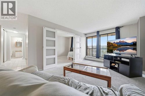 718 12 Ave Sw, Calgary, AB, T2R0H7 | Card Image