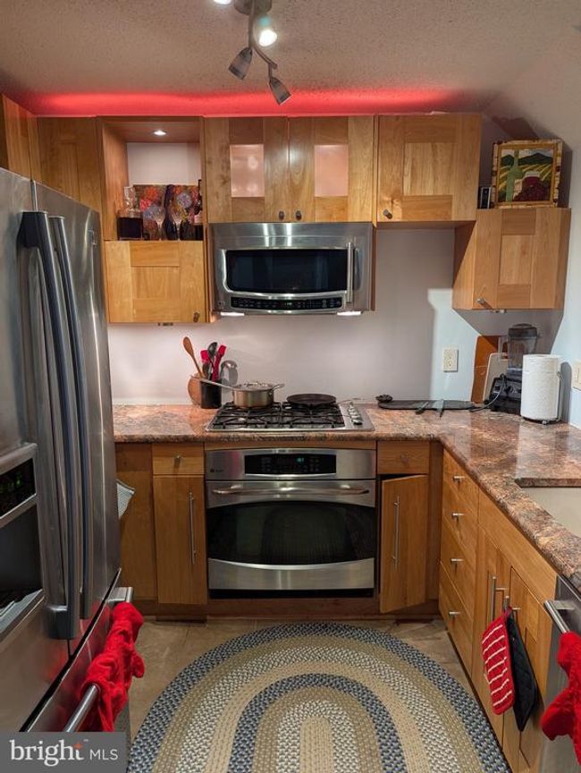 APT-34 - 1720 Lake Shore Crest Dr, Condo with 2 bedrooms, 1 bathrooms and null parking in RESTON VA | Image 4
