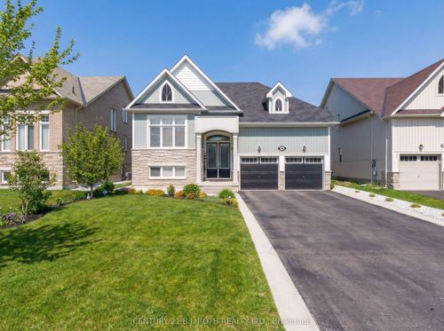 16 Cristiano Ave, Wasaga Beach, ON, L9Z0H5 | Card Image