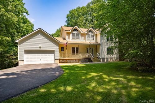 26 E Forest Trail, East Fishkill, NY, 12531 | Card Image
