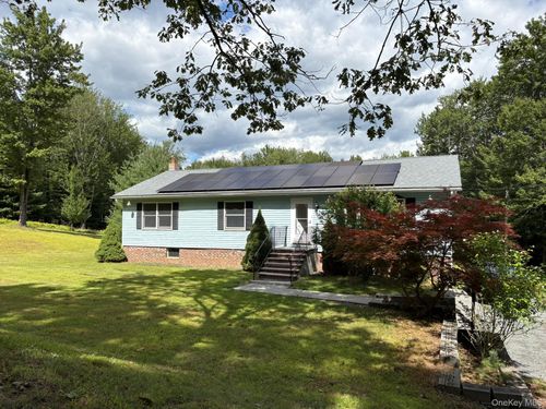 6 Schoolhouse Rd, Napanoch, NY, 12458-2261 | Card Image