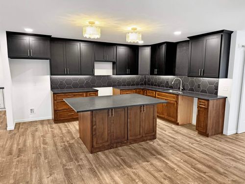 204 Railroad St, Calmar, IA, 52132-7802 | Card Image