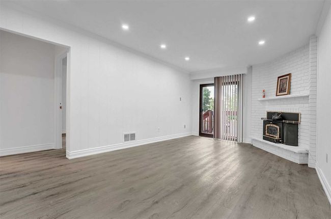 404 Hansen Rd N, House attached with 4 bedrooms, 4 bathrooms and 4 parking in Brampton ON | Image 19