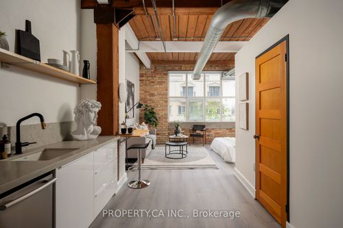 317-955 Queen St W, Toronto, ON, M6J3X5 | Card Image