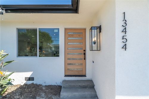 13454 Washington Ave, Hawthorne, CA, 90250-6024 | Card Image