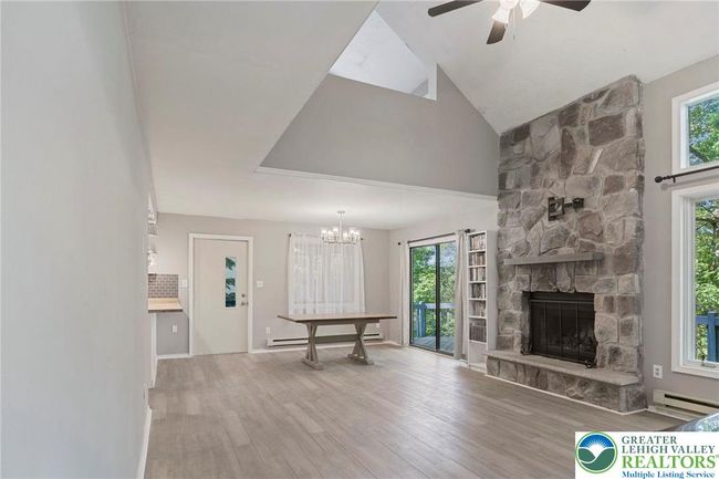 6471 Decker Rd, House other with 3 bedrooms, 2 bathrooms and null parking in Bushkill PA | Image 6
