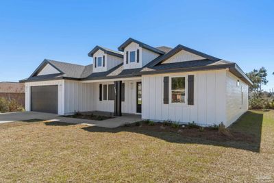 1370 Central Pkwy, House other with 4 bedrooms, 2 bathrooms and 2 parking in Gulf Breeze FL | Image 2