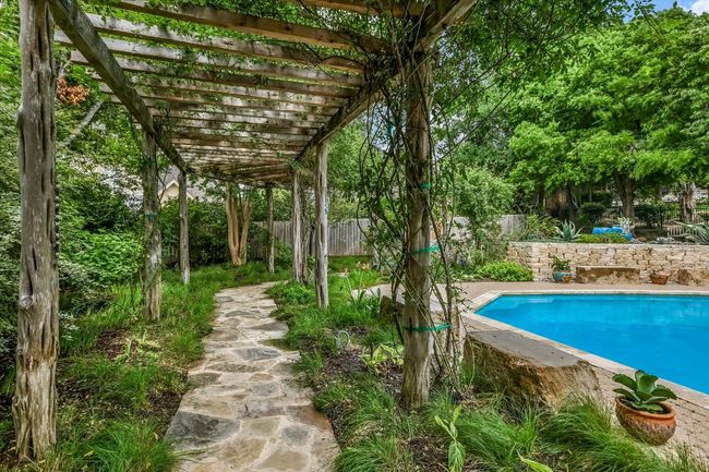 1208 Verdant Way, House other with 4 bedrooms, 3 bathrooms and 4 parking in Austin TX | Image 6
