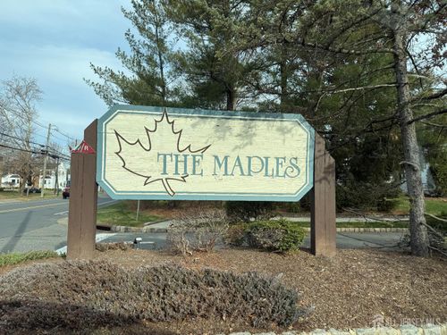 405 Maplecrest Rd, Edison, NJ, 08820-1821 | Card Image