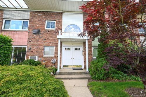 2c-271 N Newbridge Rd, Levittown, NY, 11756-1582 | Card Image