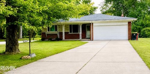 38174 Willowmere Street, Harrison Charter Township, MI, 48045 | Card Image