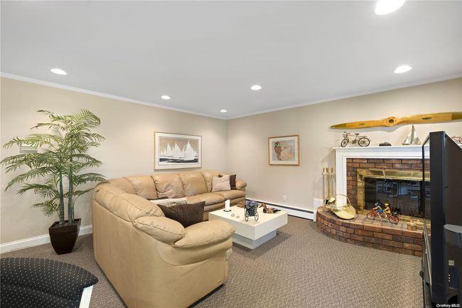 Den w/ Fireplace | Image 25