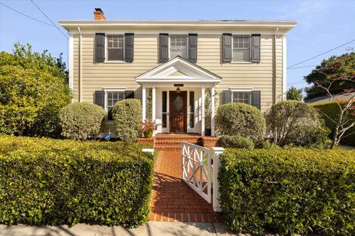 22 E Islay St, SANTA BARBARA, CA, 93101-2423 | Card Image