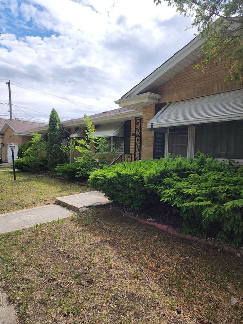 8300 S Hermitage Ave, Chicago, IL, 60620-4629 | Card Image