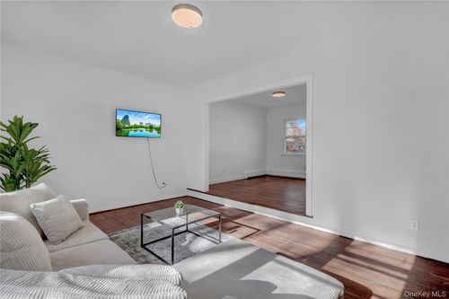 57 Middle Island Rd, Medford, NY, 11763 | Card Image