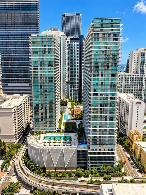 2717-n-1111 Sw 1st Ave, Miami, FL, 33130-5401 | Card Image