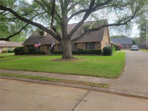 215 Sweetbriar Dr, Alexandria, LA, 71303-3333 | Card Image