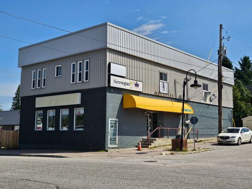 {{alt}} | Card Image