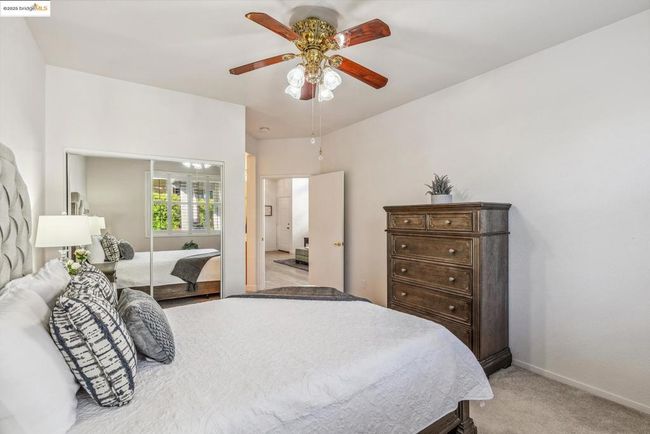 664 Prince Albert Way, Home with 2 bedrooms, 2 bathrooms and 1 parking in Brentwood CA | Image 27