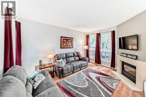 10457 19 St Sw, Calgary, AB, T2W3E6 | Card Image