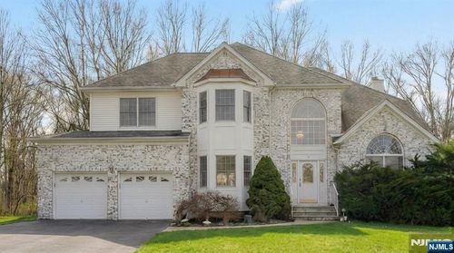 6 Breanne Ct, East Hanover, NJ, 07936-2115 | Card Image