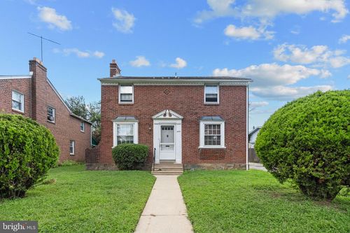 906 Rhawn St, PHILADELPHIA, PA, 19111-2627 | Card Image