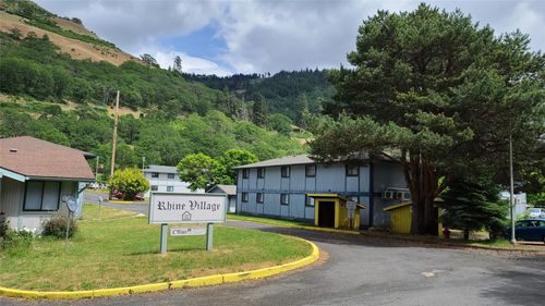 200 Rhine Village Dr, White Salmon, WA, 98672-8681 | Card Image