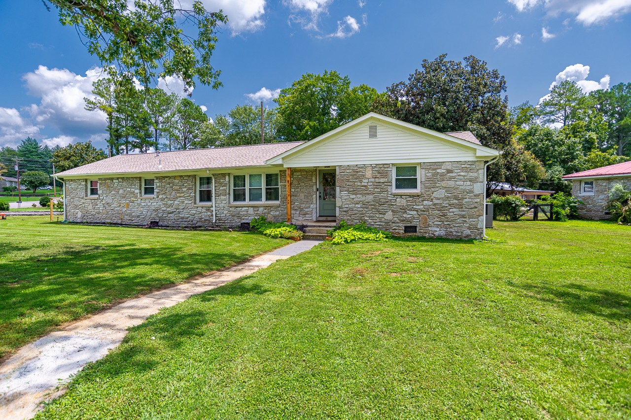 2nd Ave, Fayetteville, TN 37334