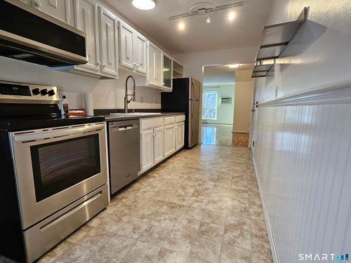 48-48 Wellington Dr, Farmington, CT, 06032-3212 | Card Image