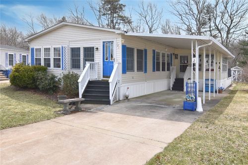 181 Little Pond Rd, South Kingstown, RI, 02879-4490 | Card Image